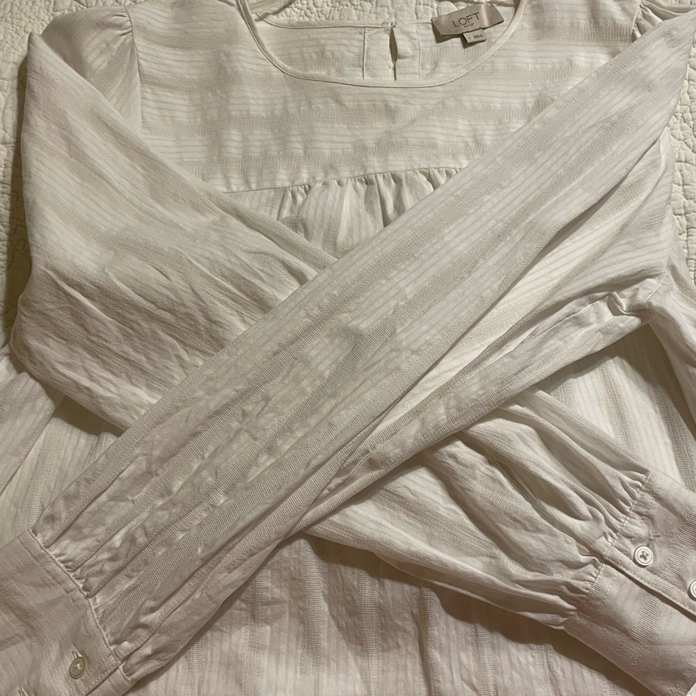 Worn only 1 time beautiful white Loft blouse